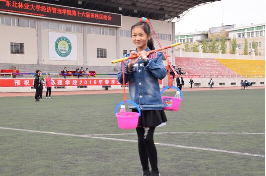 87978797威尼斯老品牌举办“迎‘六一’东林宝贝趣味运动会”